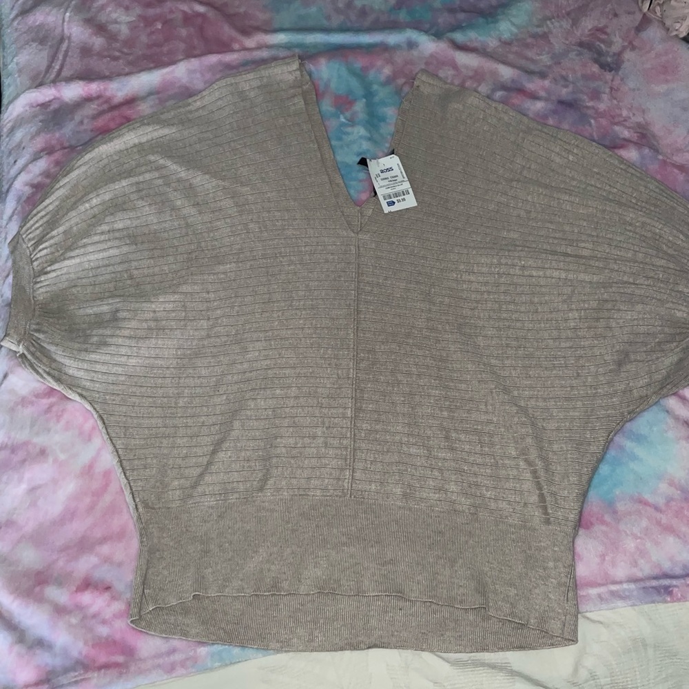 V neck short sleeve sweater